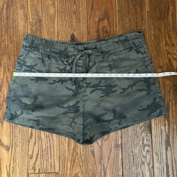 LOFT Women's Olive Camo Drawstring Shorts - Picture 6 of 8
